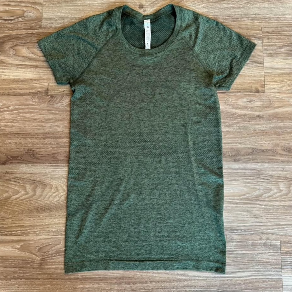 ✨NWOT✨ Swiftly Tech short sleeve, green